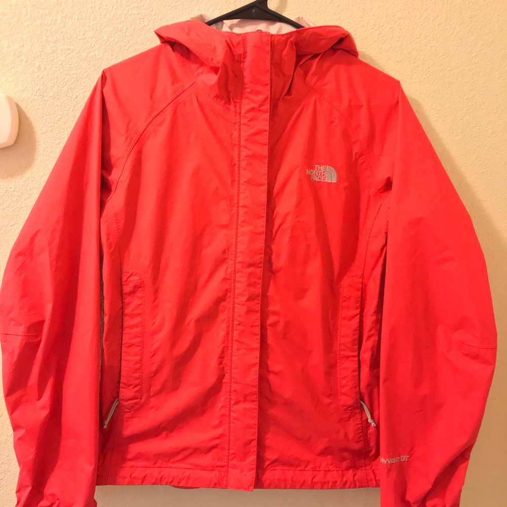☔️North Face Women’s Windbreaker Rain Jacket